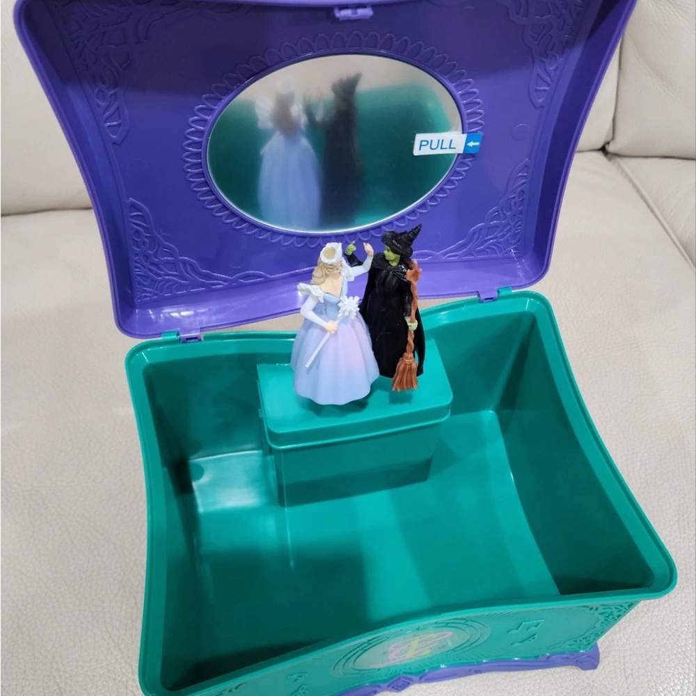 Wicked: For Good Music Box Popcorn Bucket or Jewelry Box 🆕 - Picture 2 of 10